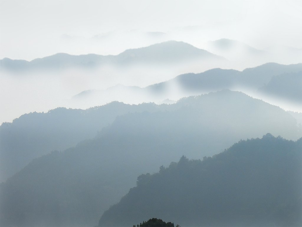 【空】はかすみの彼方に