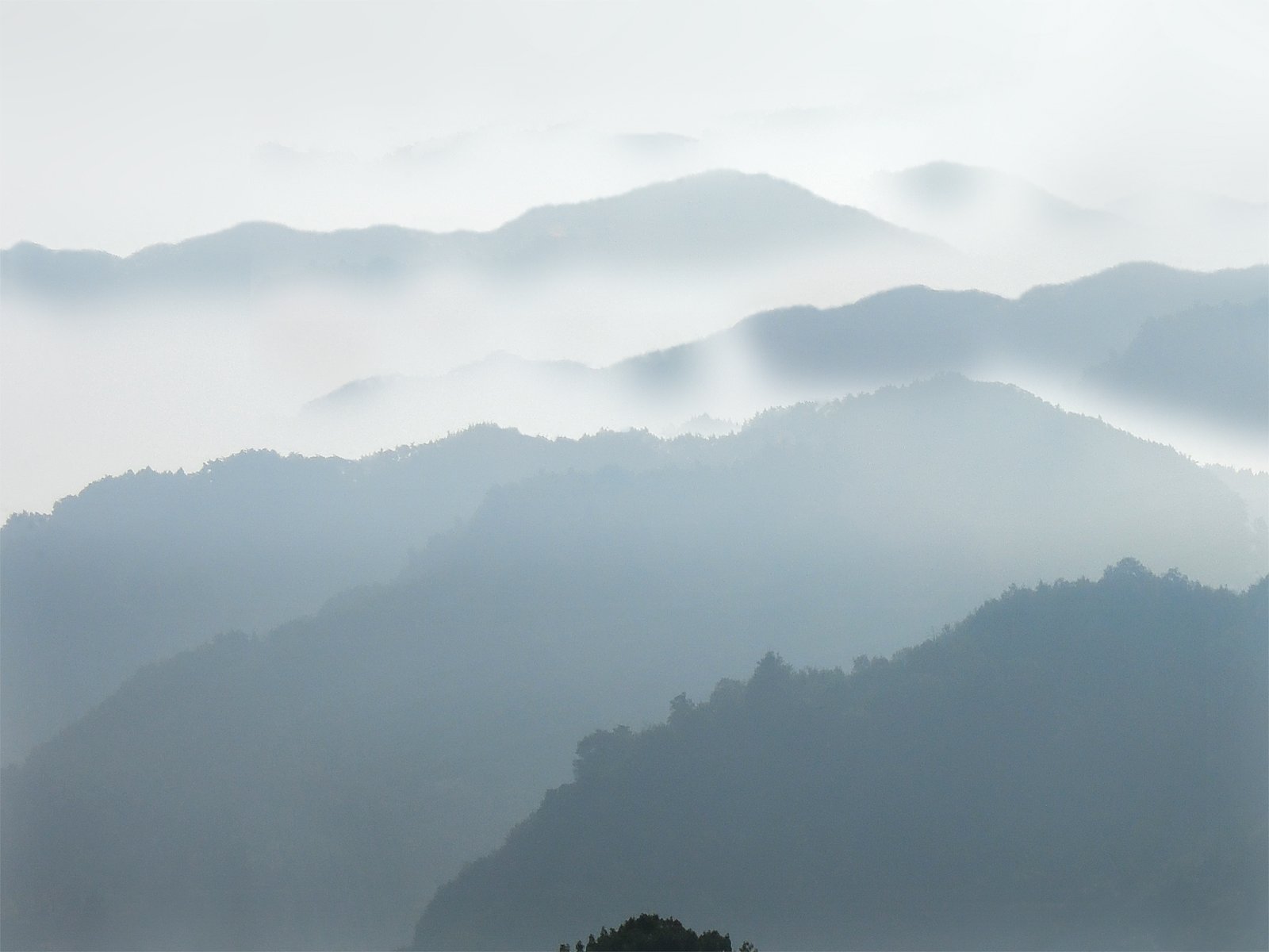 【空】はかすみの彼方に