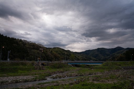朝日の出の時間は不気味な雲が・・