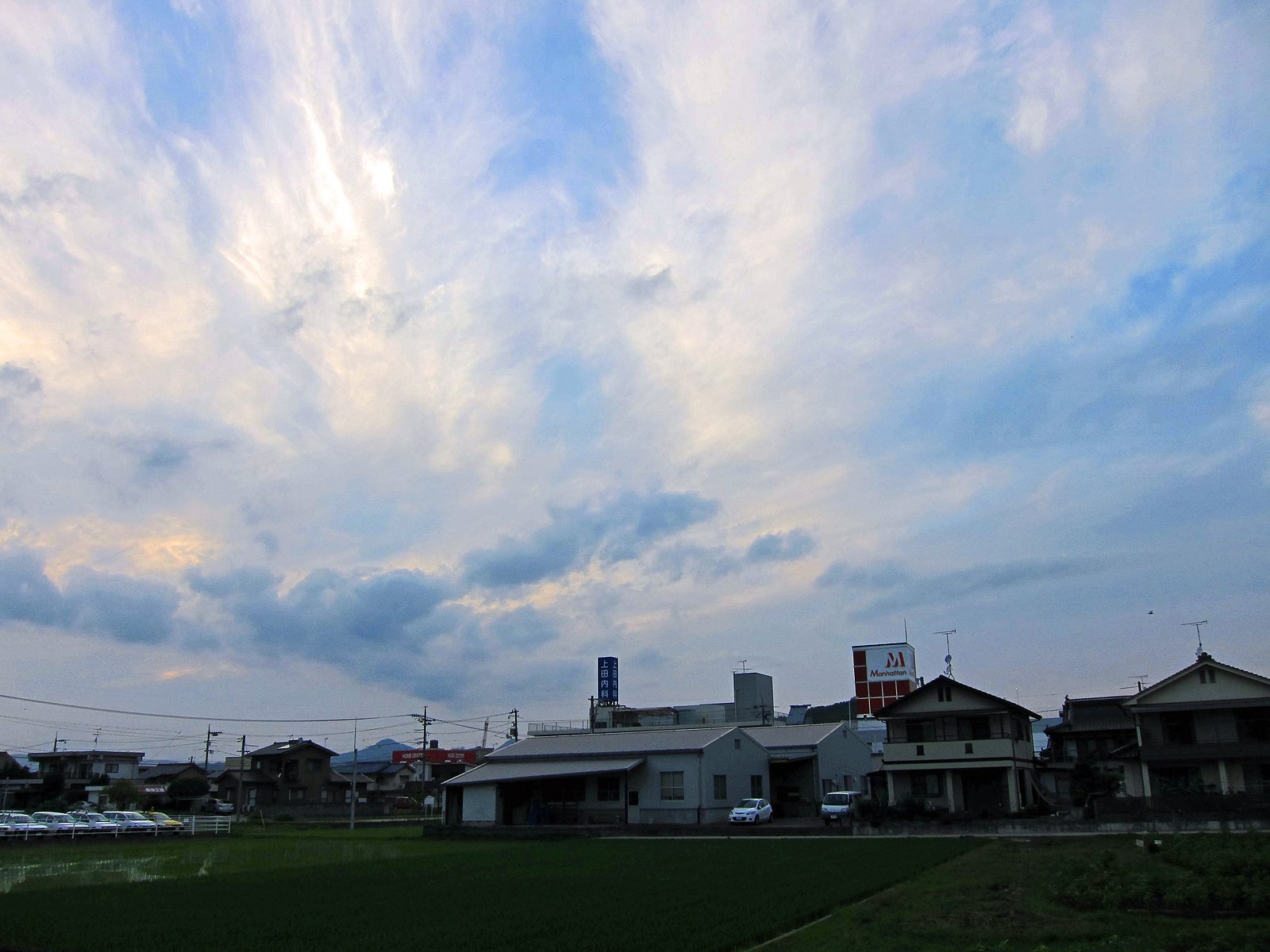 巻き上がる雲