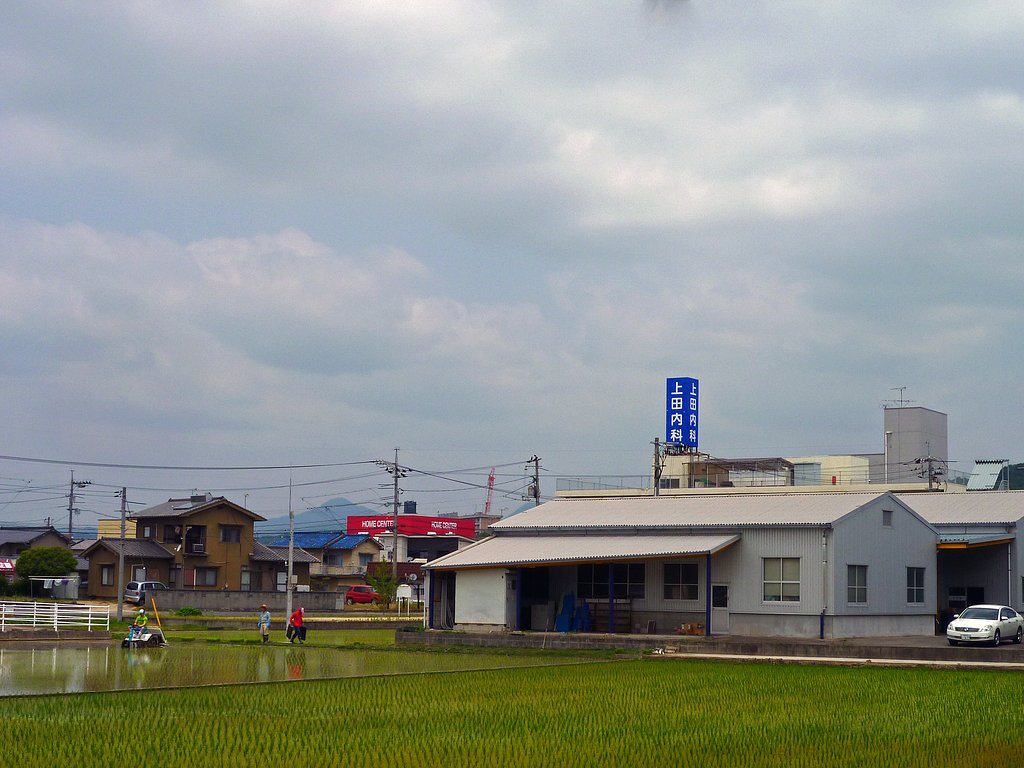 梅雨空
