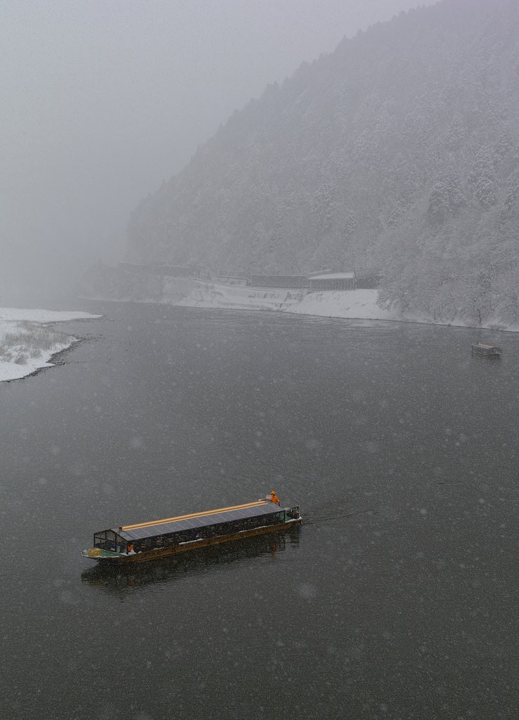 雪の最上川