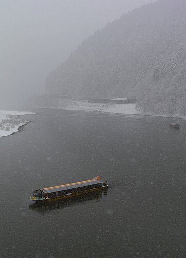 雪の最上川