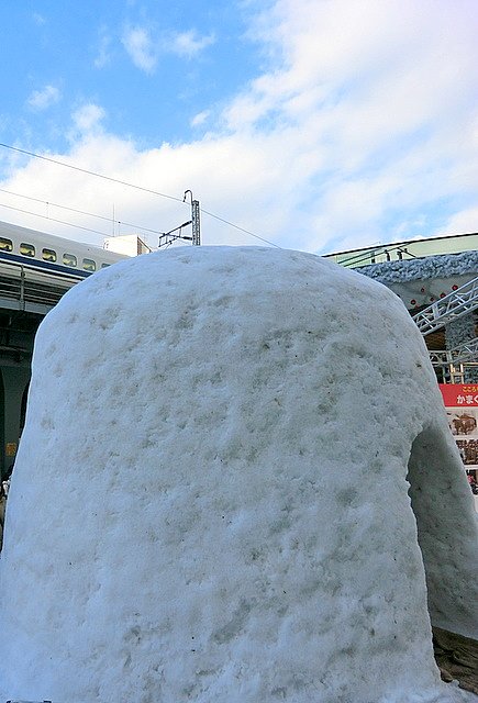 有楽町駅前のかまくら
