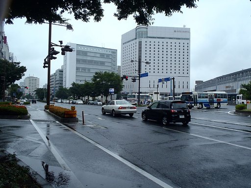 雨の街頭