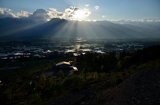 重なる光