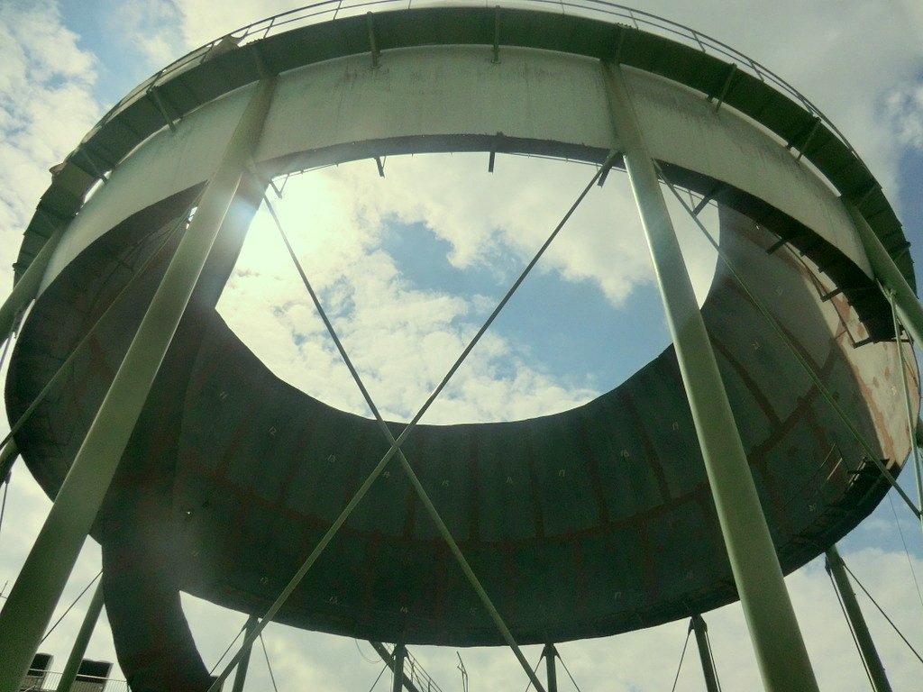 ガスタンク解体風景