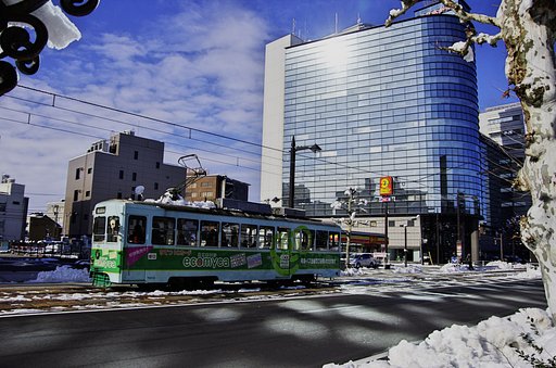 【光あれ】市内電車が走る風景