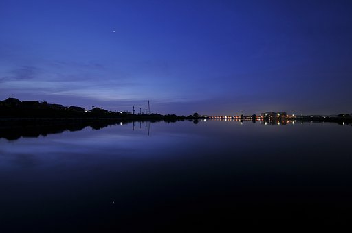 青の夜明け