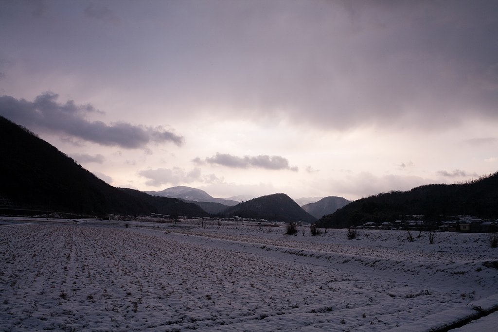雪がチラチラと・・。