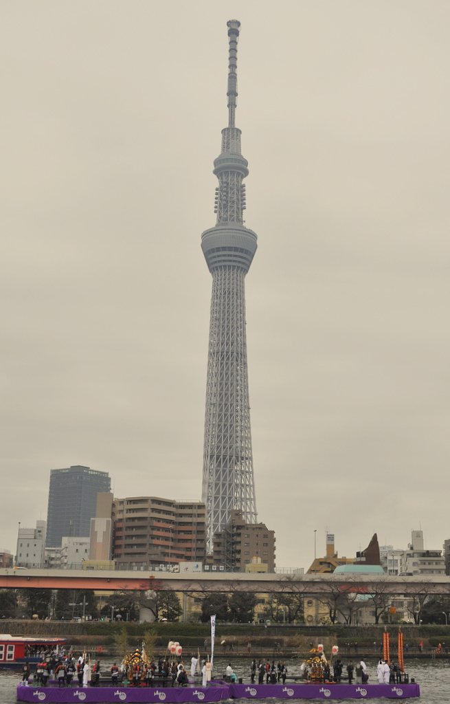 ５４年ぶりの舟渡御と東京スカイツリー