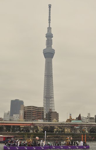 ５４年ぶりの舟渡御と東京スカイツリー