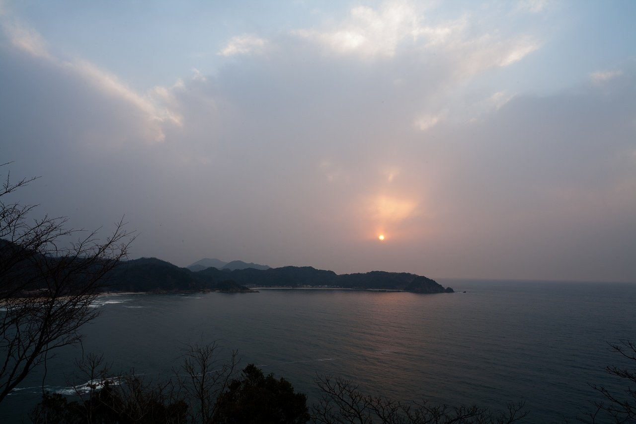 一寸だけ夕焼けが・・。