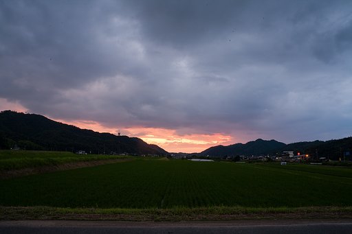 少しだけ夕焼けが・・。