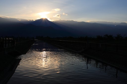常念岳に暮れる盛夏