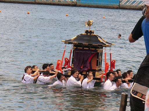 例大祭「御鳳輦浜降り」神事