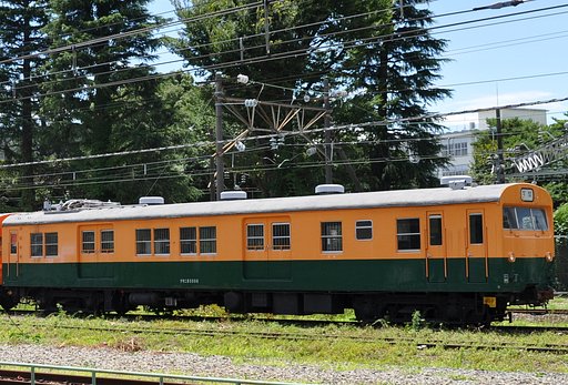 荷物専用車　クモニ83006