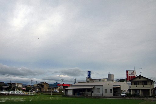 梅雨空