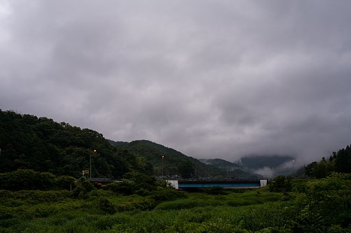 朝日の出の時間は雨上がり。