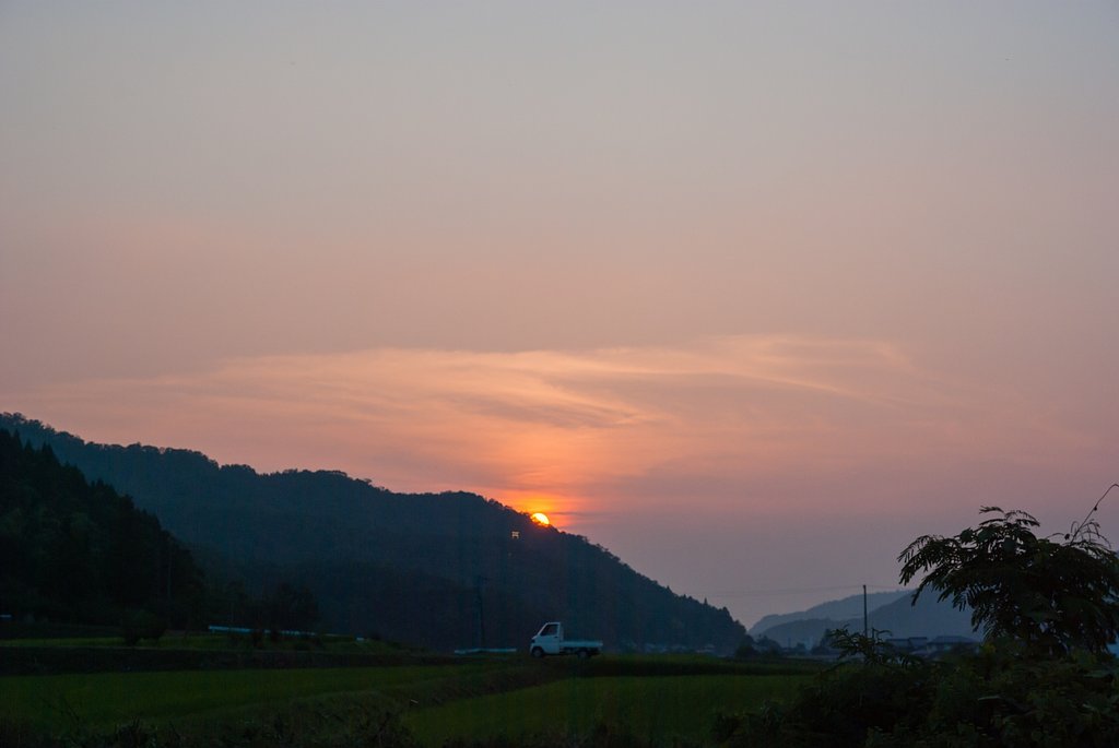 日没少し前に夕焼けが見られました。