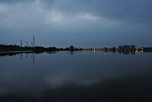 曇天の夜明け