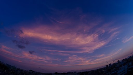 色付く南空