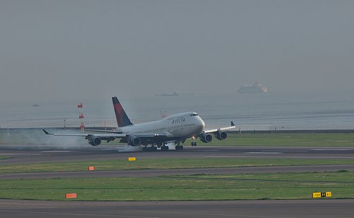 B747タッチダウン