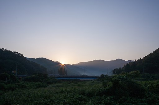 雲の無い朝日の出・・。