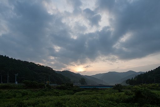 雲が多い朝日の出!