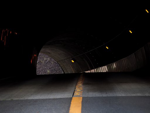 トンネル
