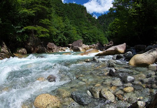 河原にて