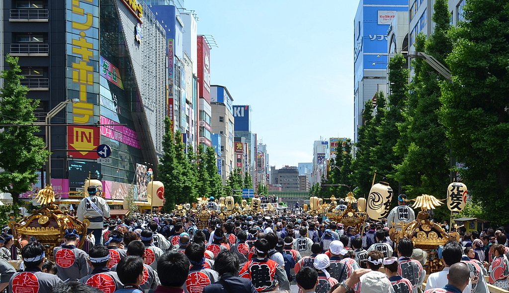 輿と秋葉原