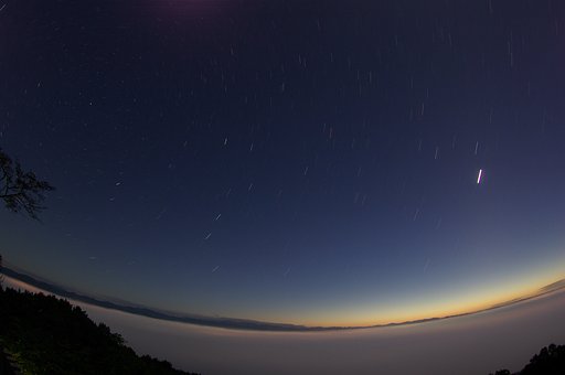 雲海と星