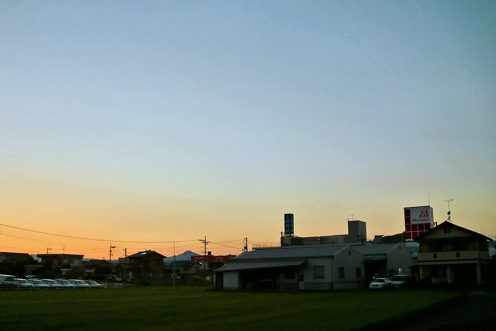 快晴の夕暮れ
