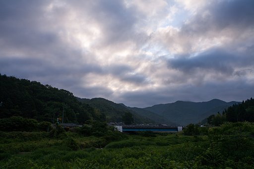 朝日の出の時間は曇り空・・