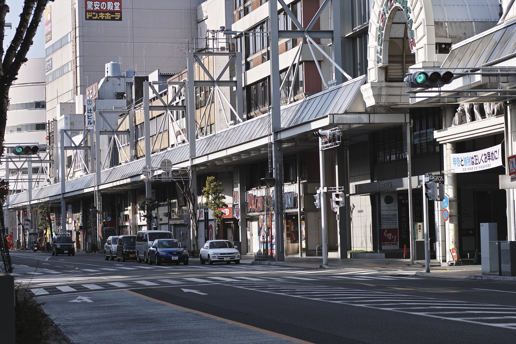三星カメラ本店前