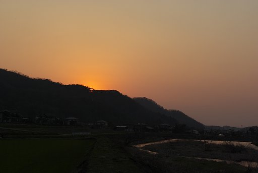 山の稜線への日の入り!
