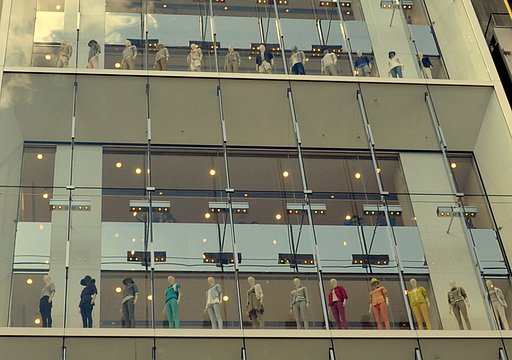 回転するマネキン