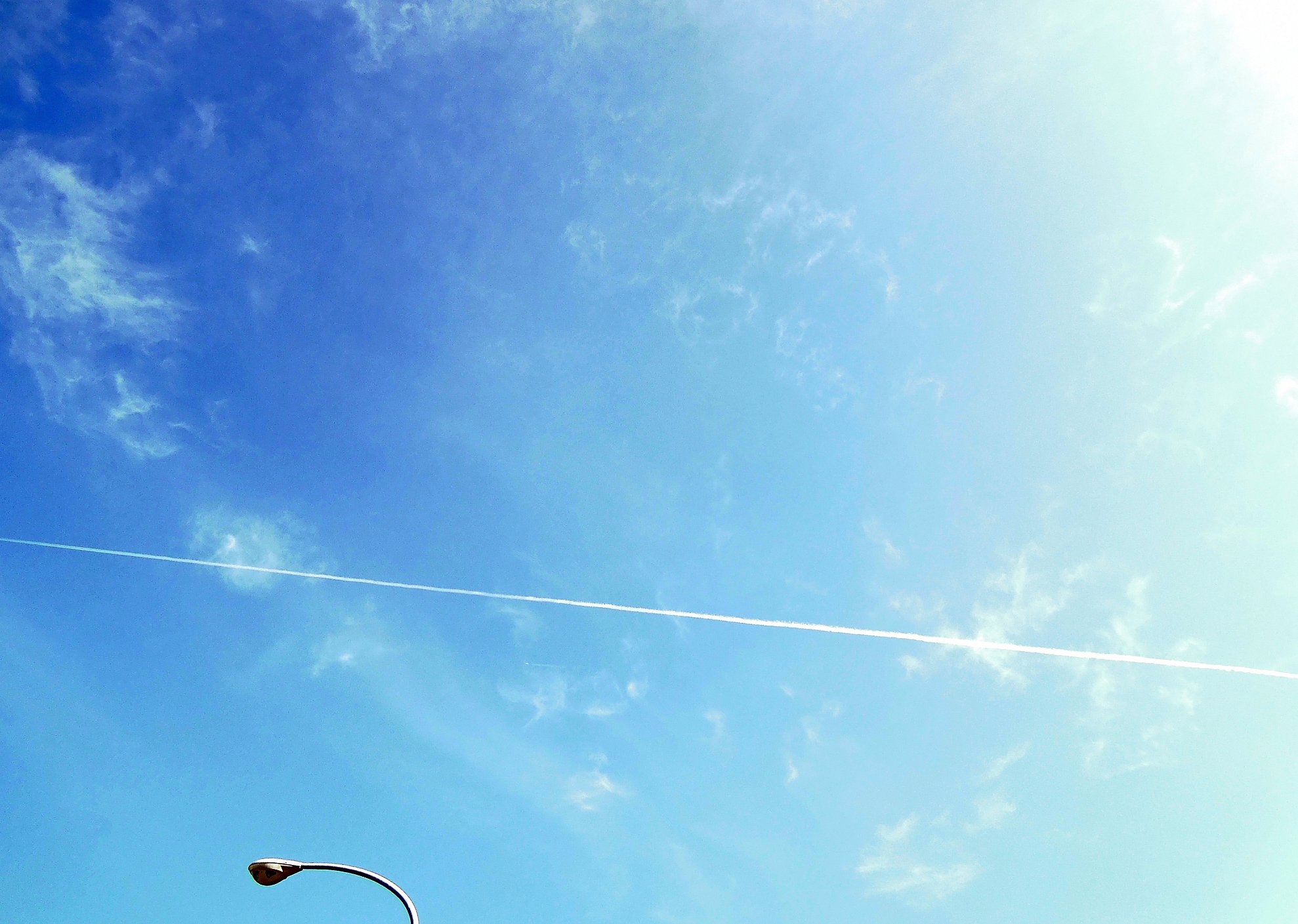 見上げてごらん朝の【空】も