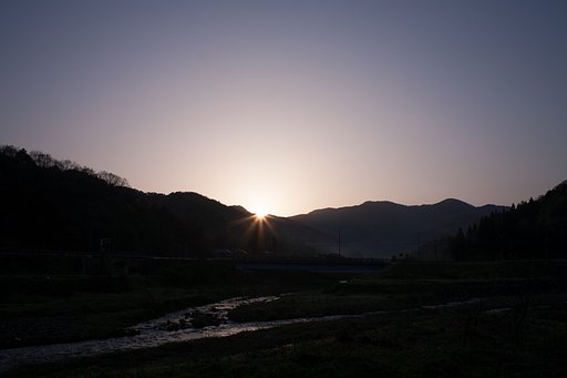 よく晴れた朝日の出!
