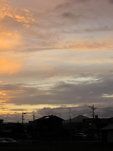 裾模様に黄金の【空】を