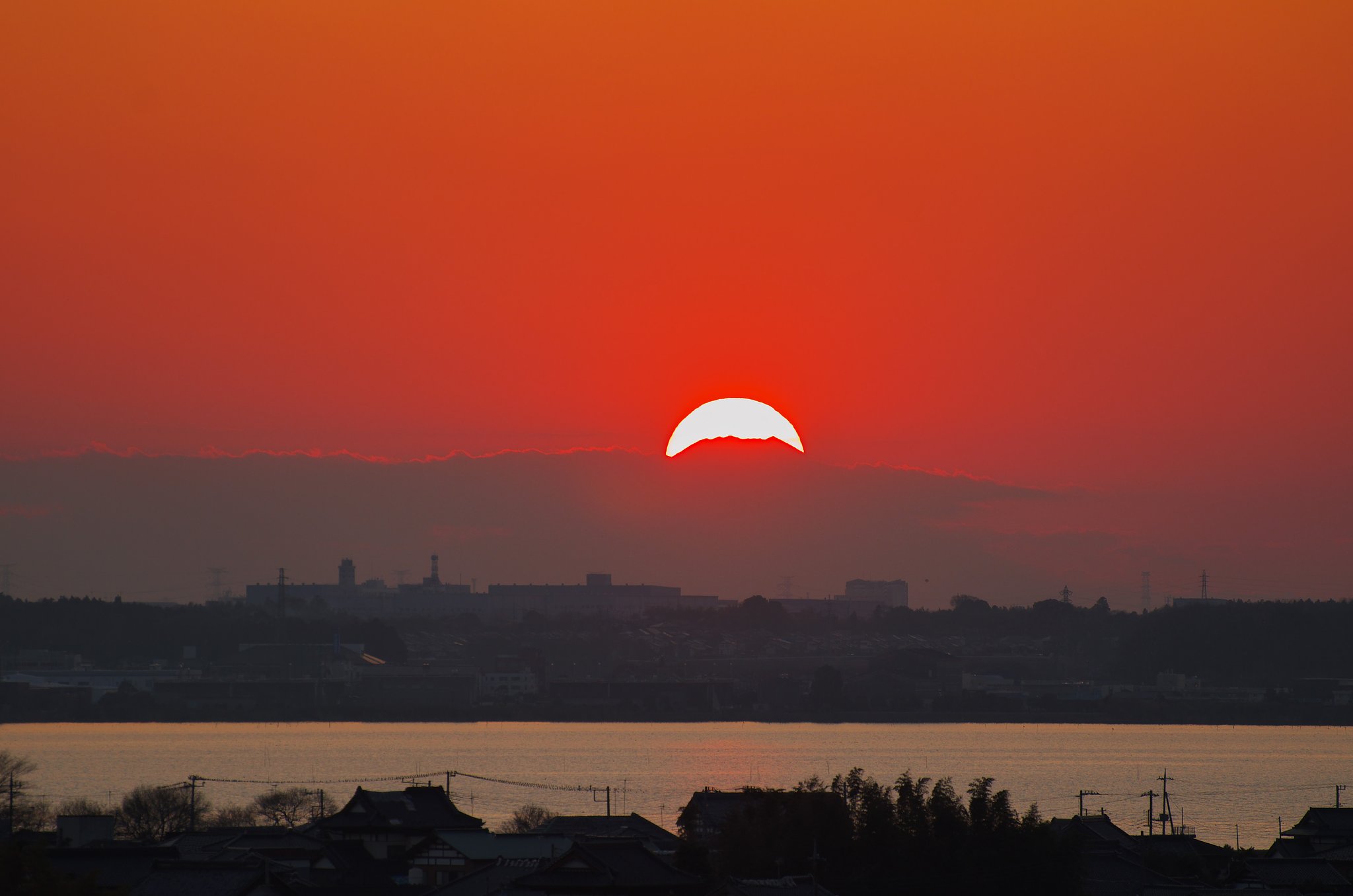 【逆光】大晦日の落陽・・・