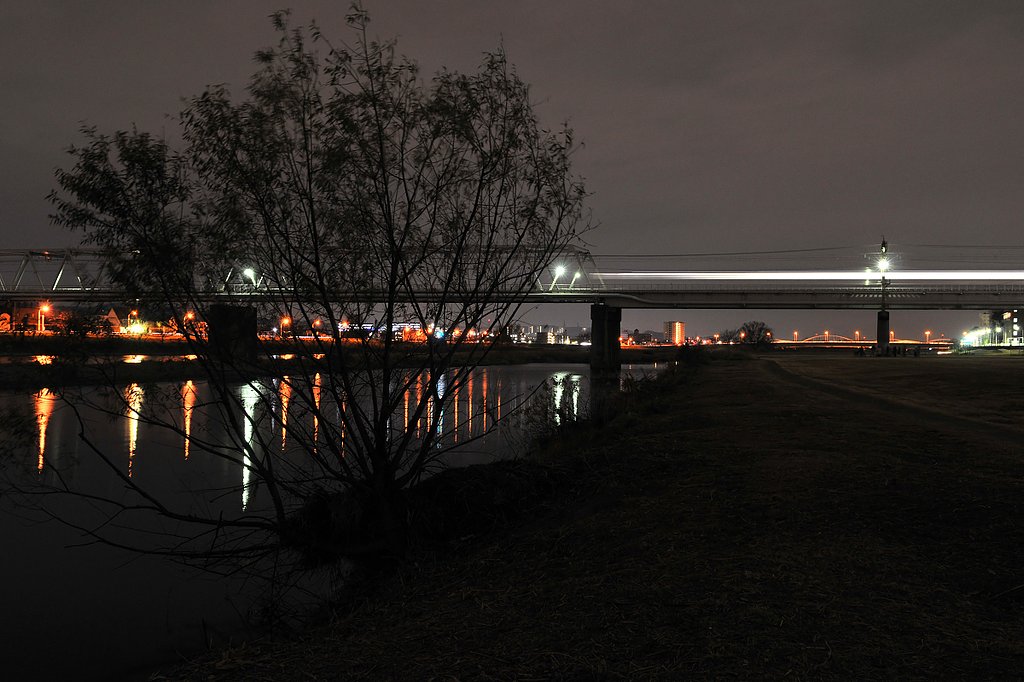 早朝の鉄橋