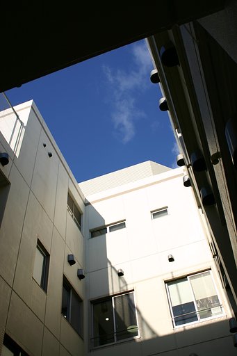 四角い空