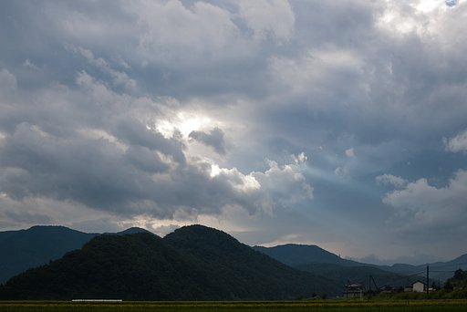 朝日の出の時間が過ぎても・・。