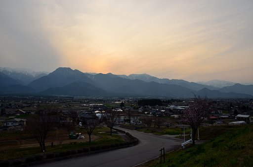 池田町の丘にて夕焼けを