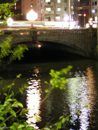 夜の川