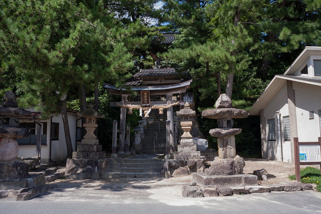 浦富海岸、荒砂神社。