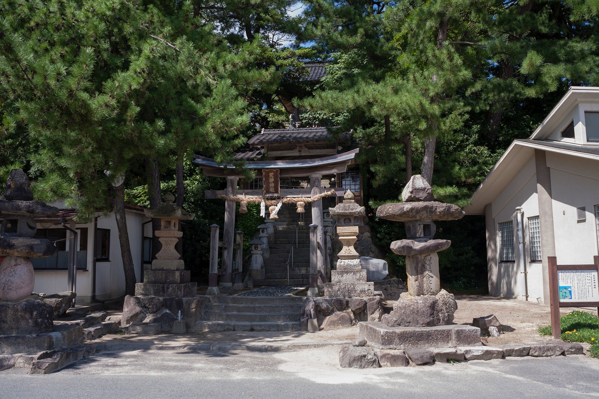浦富海岸、荒砂神社。