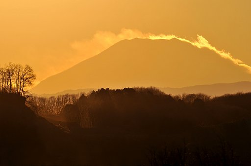 セピア色の夕富士